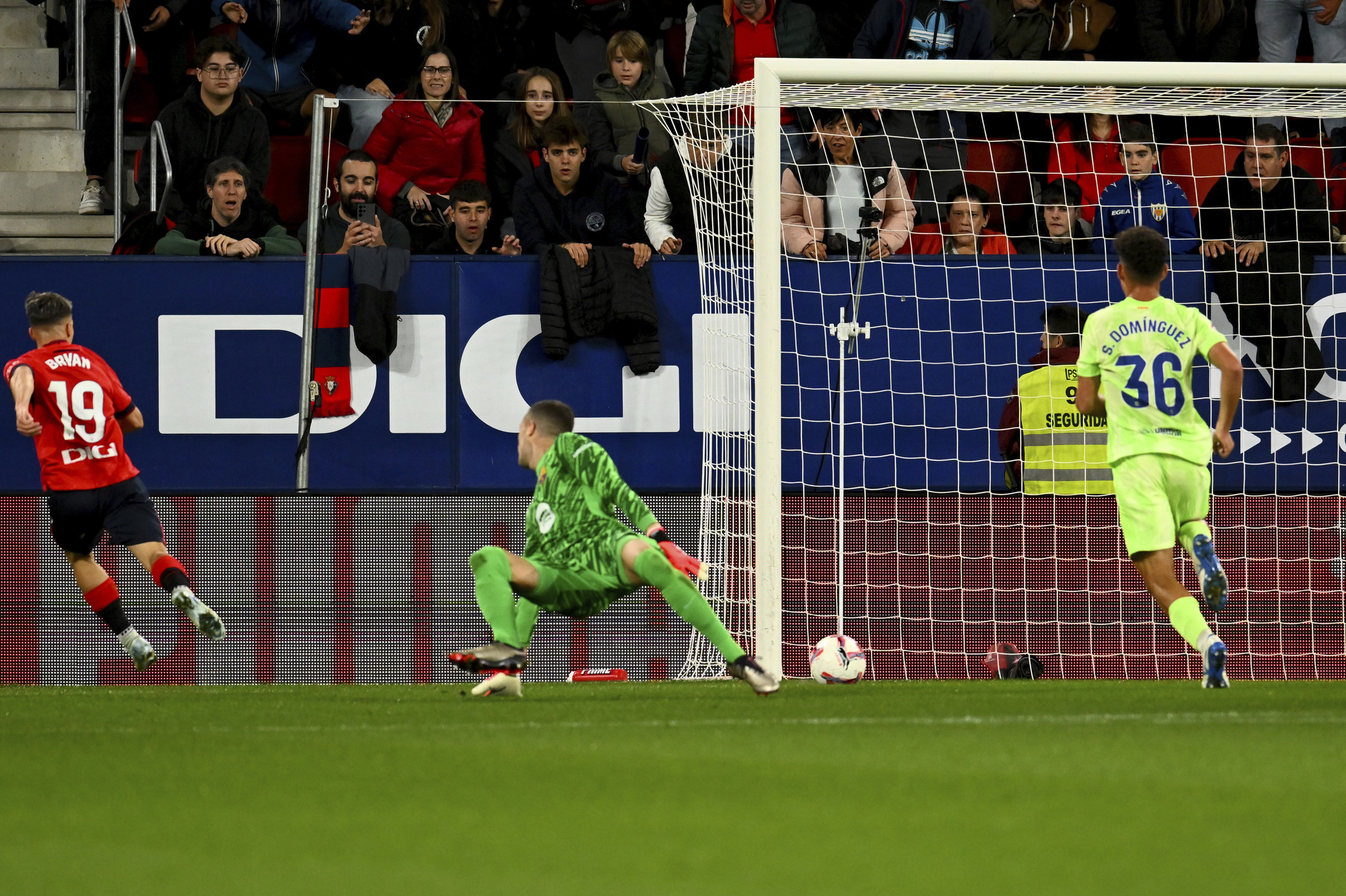 Liga, Osasuna vs Barcellona, Bryan Zaragoza, Osasuna