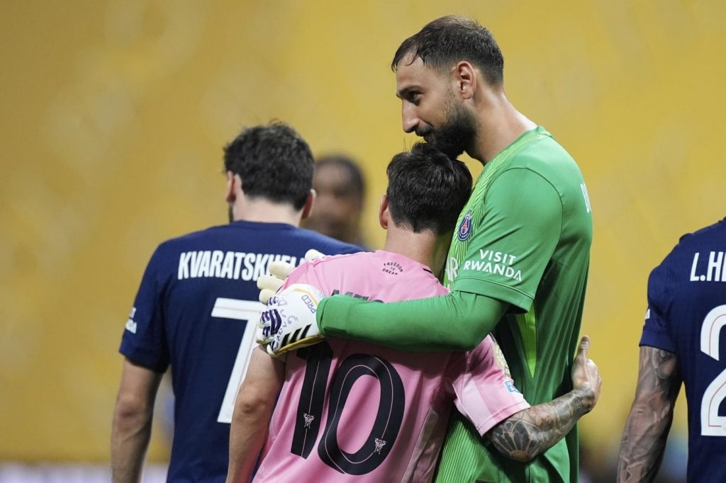 Gianluigi Donnarumma e Lionel Messi