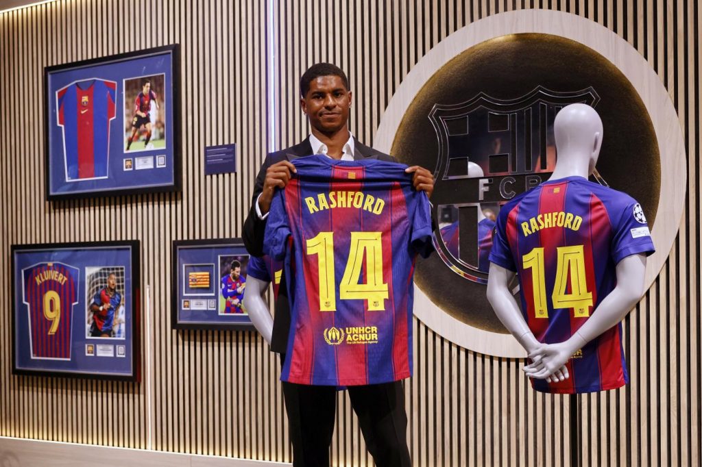 Marcus Rashford firma con il Barcellona